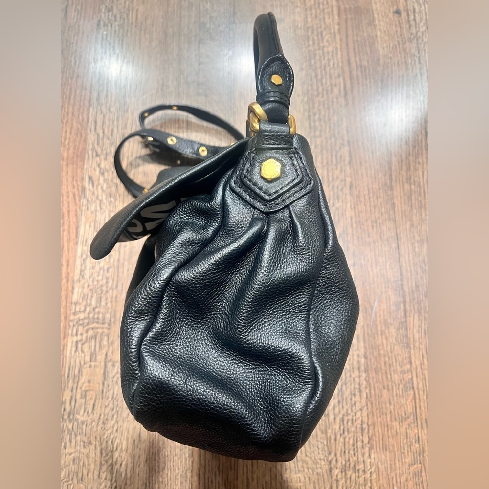 Marc by Marc Jacobs Black Classic Q Pebbled Leather Ukita Crossbody Flap Bag - Picture 4 of 11